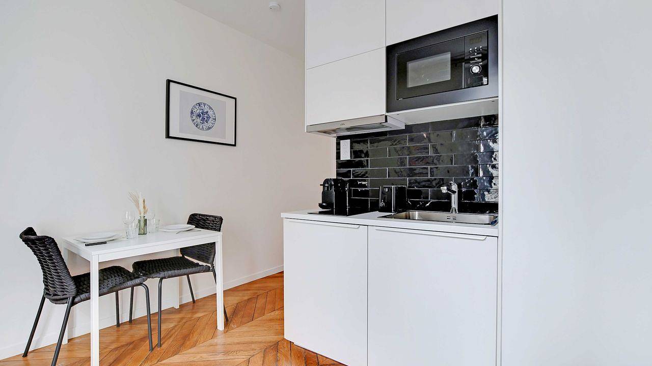 Ganze Ferienwohnung, Ferienwohnung für 2 Personen (16 m²) in Nanterre in Nanterre, Hauts-de-Seine