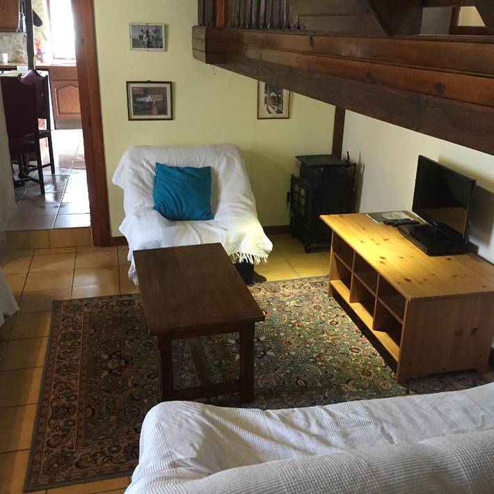 Location de vacances pour 7 personnes, avec vue ainsi que jardin et piscine à Gibourne - 3