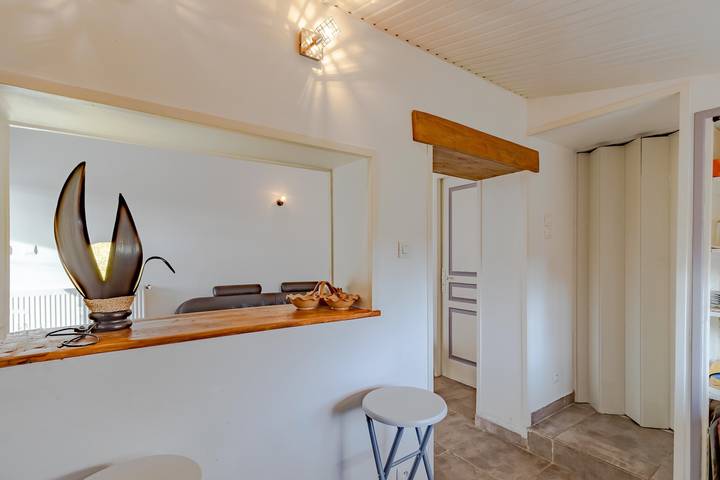 Escape to Les Pouges – Renovated House with Garden, Fast Wi-Fi, Barbecue in Saint-Avit-Saint-Nazaire, Libourne Området