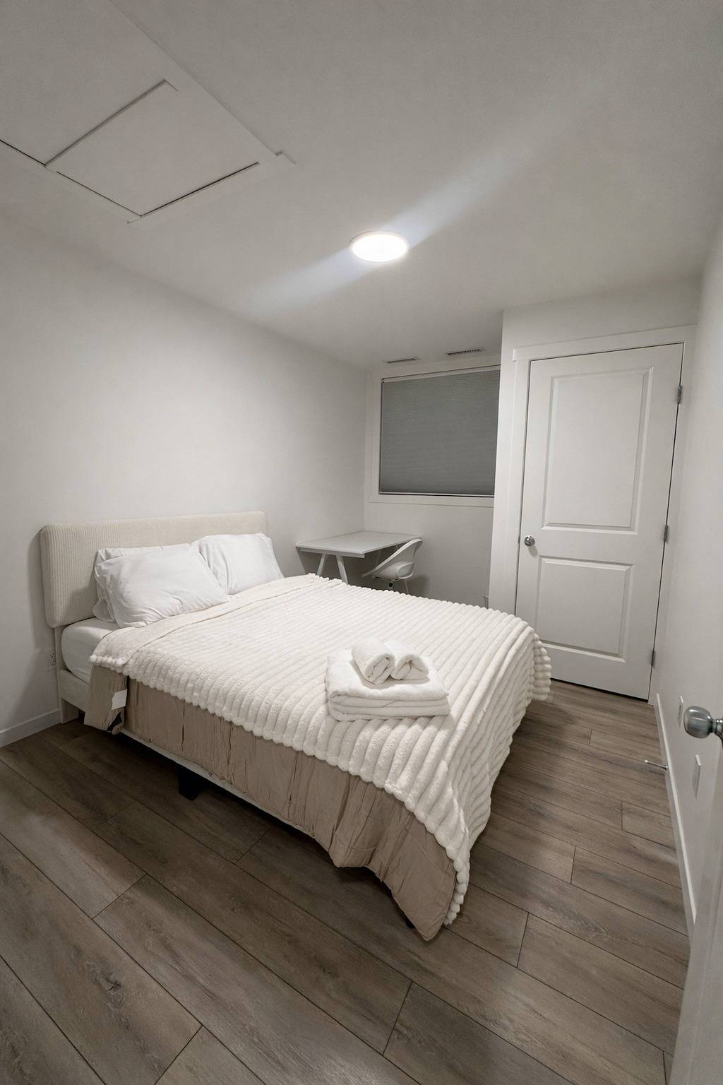 Ganze Ferienwohnung, Wohnung mit 2 Betten, 13 Minuten vom Einkaufszentrum West Edmonton Mall entfernt in Edmonton, Alberta