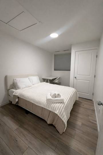 Vacation Rental for 4 Guests in Edmonton, Alberta, Picture 3