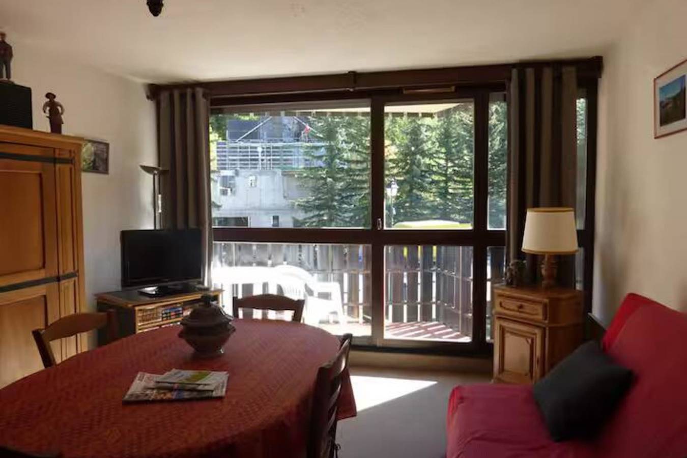 Ganze Wohnung, Ski-in/ski-out studio with balcony in Le Sauze, Enchastrayes