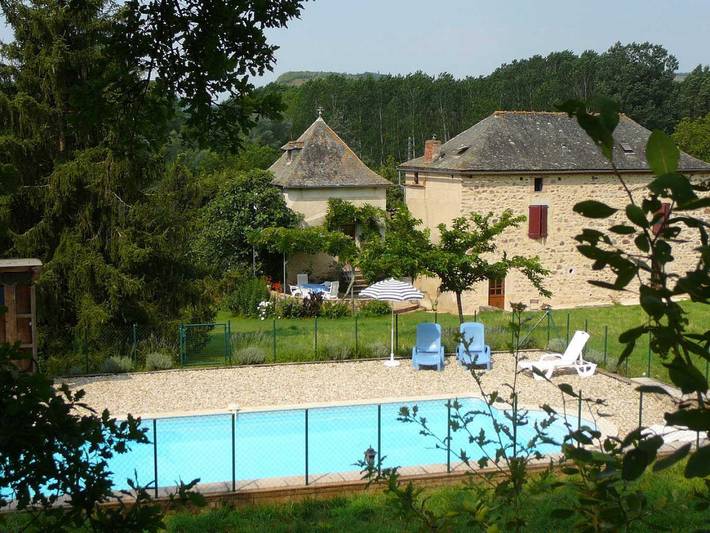 Gîte pour 4 personnes, avec terrasse et piscine, animaux acceptés à Le Riols