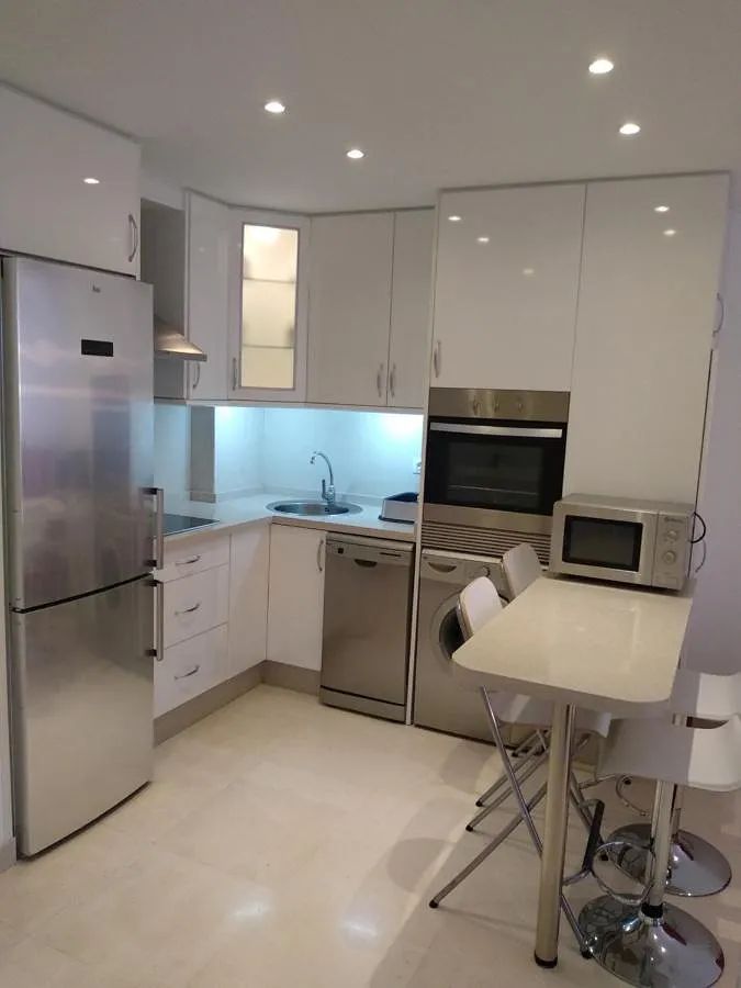 Ferienwohnung für 4 Personen, mit Ausblick und Kinderpool sowie Garten und Pool - 1