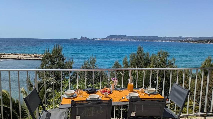 Gîte pour 6 personnes, avec balcon et vue dans Plage de la Madrague - 3