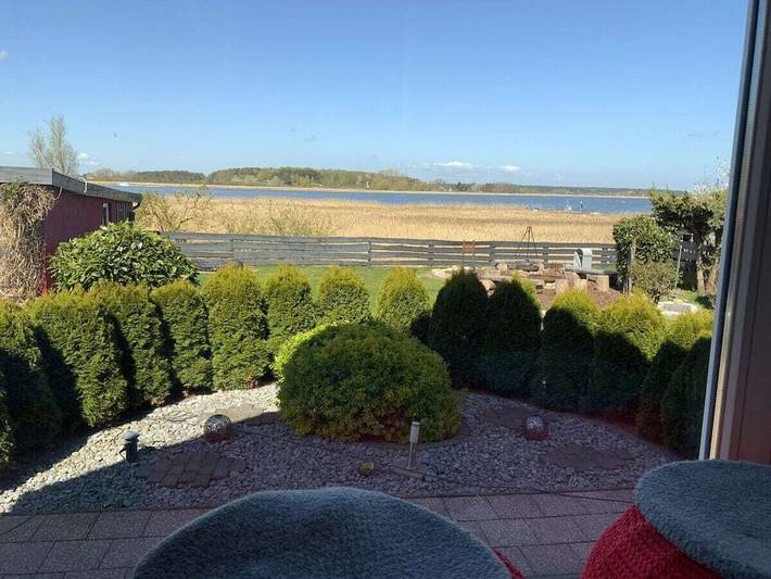 Ferienhaus für 20 Personen, mit Balkon und Terrasse sowie Garten und Sauna in Mölschow