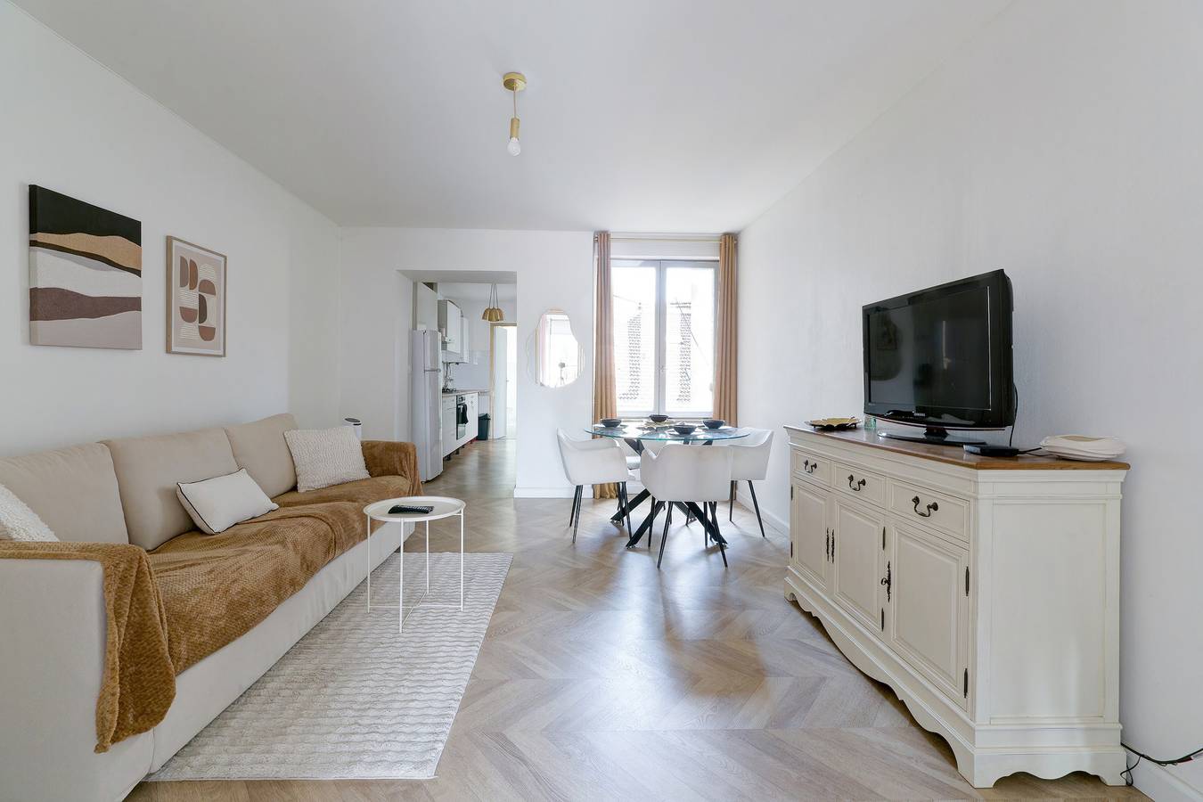 Ganze Wohnung, Ferienwohnung für 4 Personen mit Balkon in Reims, Marne