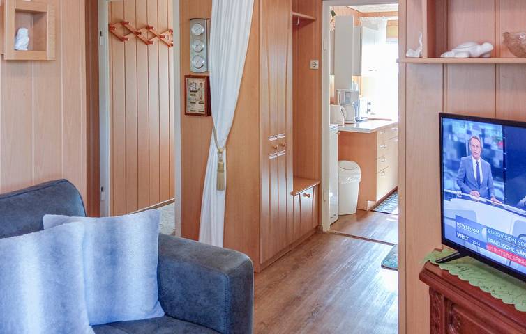 Gartenappartement am See mit Terrasse und Kabel-TV in Kummerow, Kummerower See