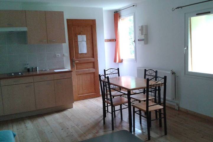 Gîte pour 4 personnes, avec jardin, animaux acceptés à Champagnac