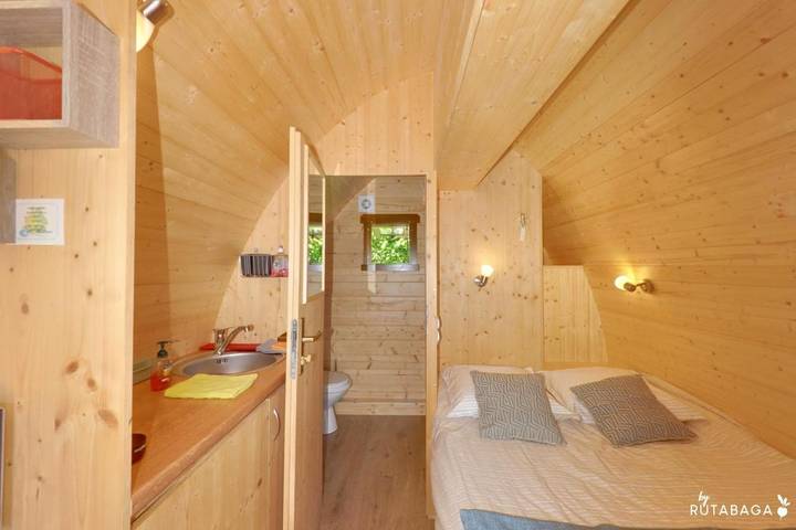 Location de vacances pour 2 personnes, avec vue ainsi que jardin et piscine à Baratier - 4