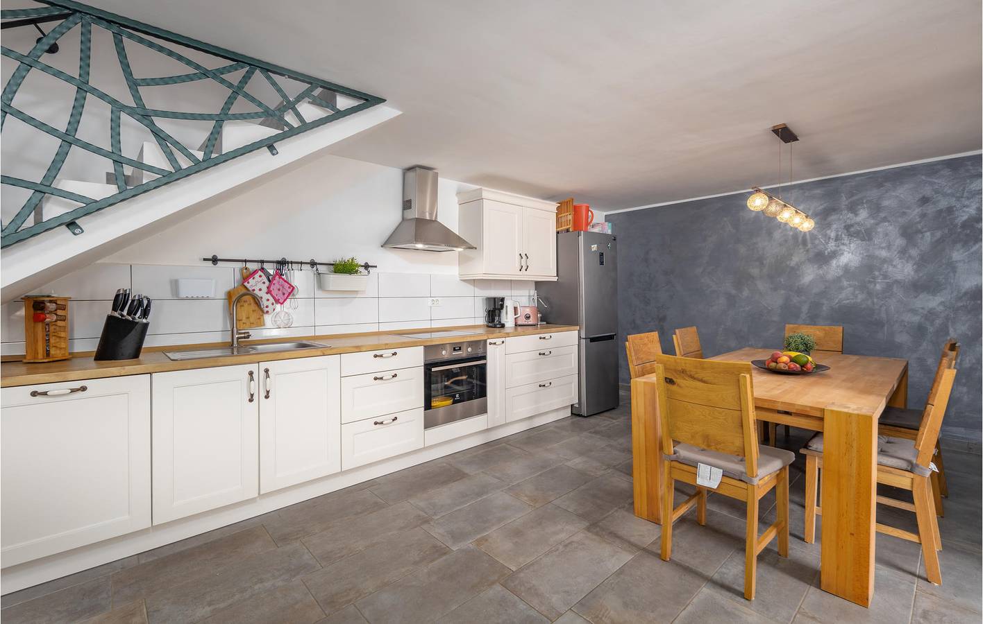 Gezellig appartement van 300 m² met zwembad, wifi en terras, vlak bij de bezienswaardigheden van Tribalj in Tribalj, Primorje-Gorski Kotar