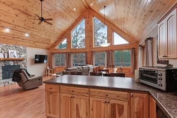 Vacation House for 15 Guests in Castle Rock Lake, Wisconsin, Picture 2