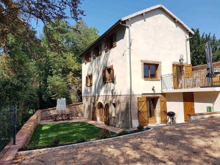 Maison de vacances pour 8 personnes, avec Terrasse ainsi que Jardin et Piscine à Lisle-sur-Tarn