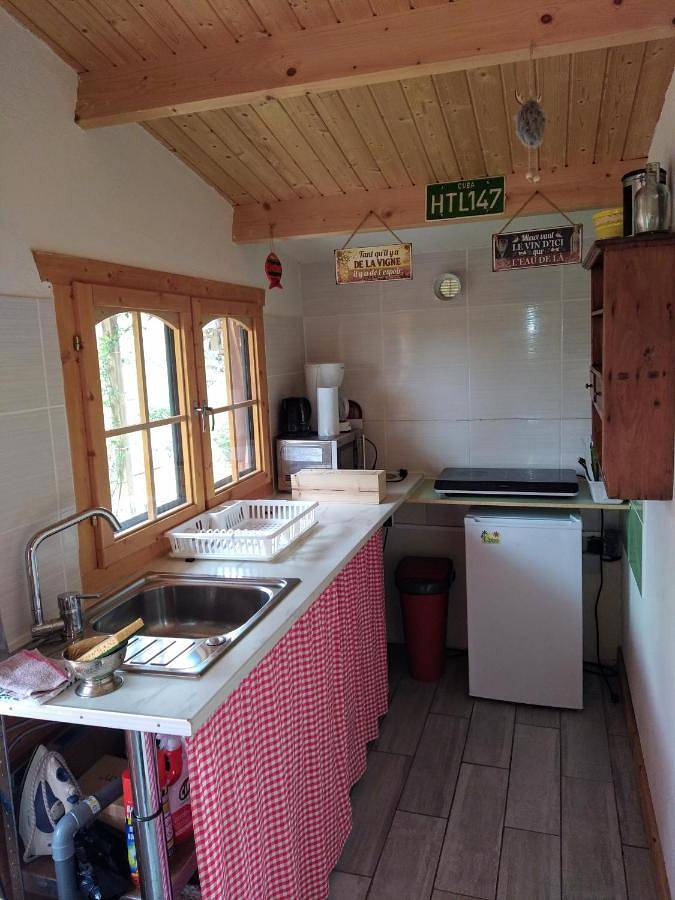 Lou Cabanot Chalet De Jardin Calme Et Confortable in Lastours, Région de Carcassonne
