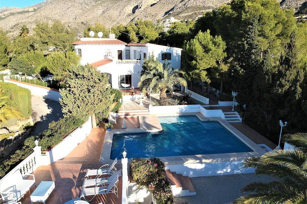 Enorme en prachtige villa gelegen in Altea la Vella, aan de Costa Blanca. in Altea La Vella, Altea