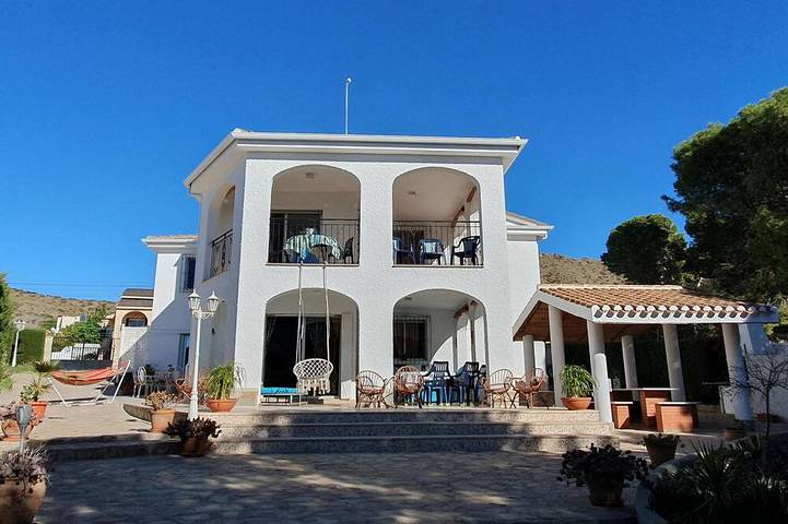 Casa de vacaciones para 10 personas, con balcón y jardín en La Azohía