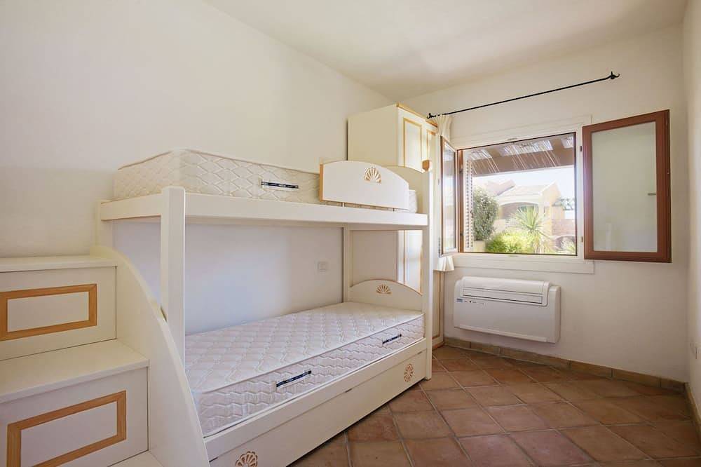 Große Vier-Zimmer-Wohnung, Residenz mit Schwimmbad, 350 Meter vom Strand entfernt, Meerblick in Porto Pozzo, Santa Teresa Gallura (Gemeinde)