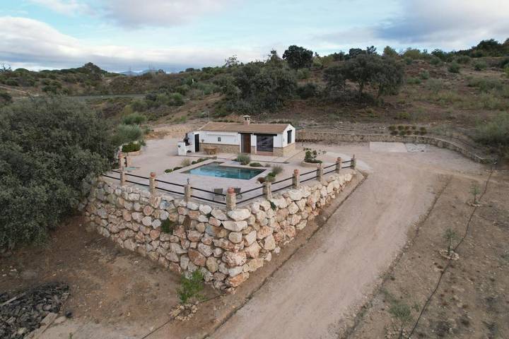 Chalet para 2 personas, con terraza y piscina además de jardín y vistas en Serranía de Ronda - 4