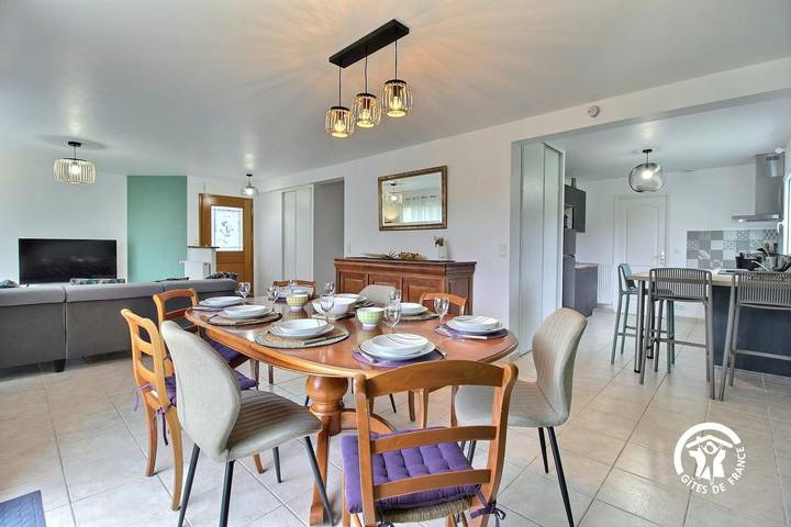 Gîte pour 8 personnes, avec terrasse et jardin, animaux acceptés - 1