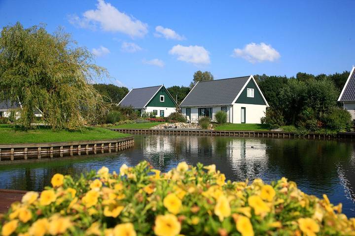 Villa voor 8 personen, with Balkon/Terras and Terras as well as Tuin in Drenthe