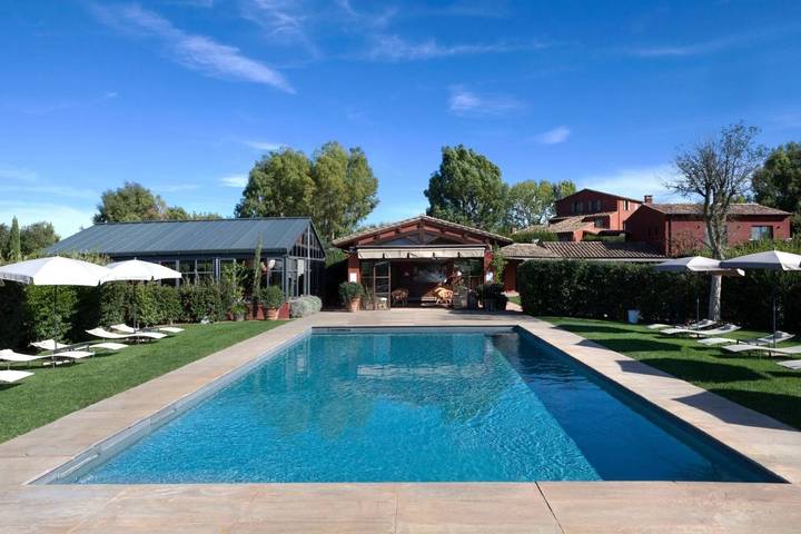 Villa per 6 persone, con piscina e piscina per bambini nonché panorama e giardino, adatto a famiglie con bambini in Capalbio