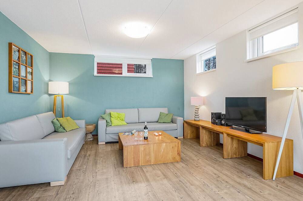 Luxury 10-person bungalow in Drenthe