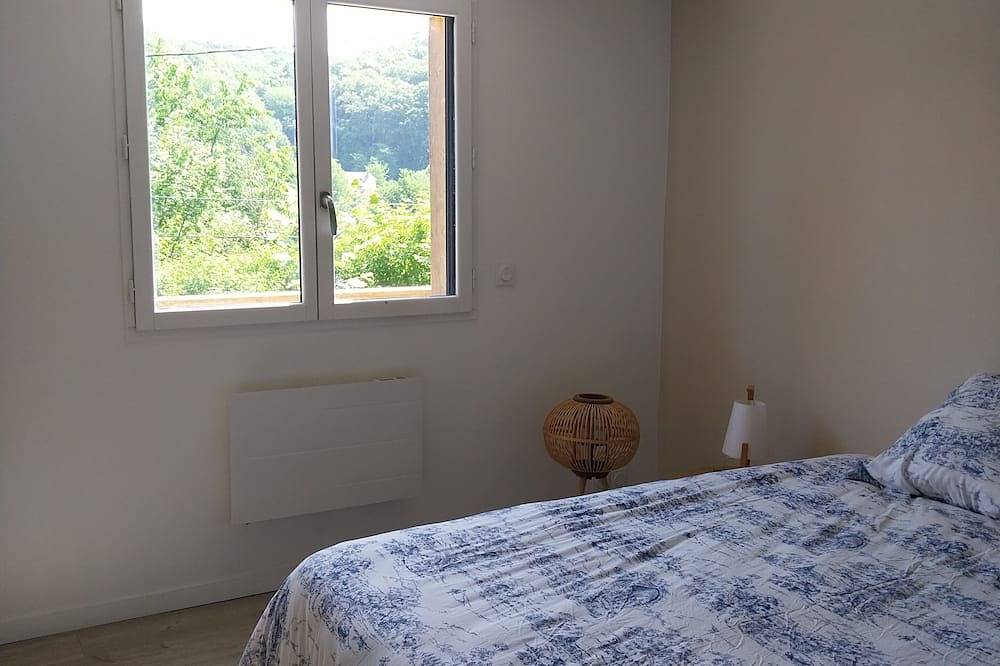 Petite maison esprit chalet en lisière de forêt entre Honfleur et Pont audemer . in Fatouville-Grestain, Région de Bernay