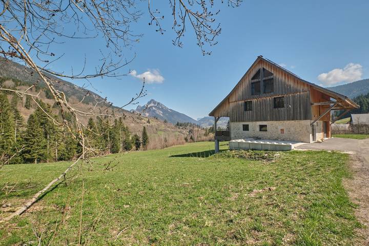 Chalet pour 10 personnes, avec jardin dans les Alpes francaises - 2