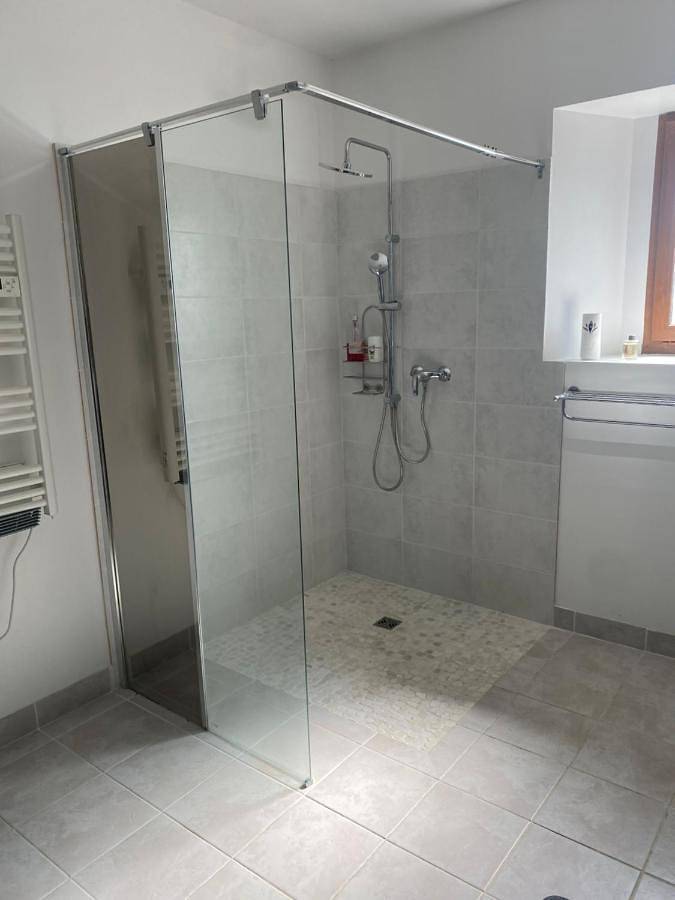 Location de vacances pour 5 personnes, avec jardin dans Cléré-les-Pins