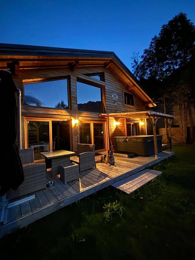Chalet voor 9 personen, with tuin and zwembad as well as whirlpool in Les Deux Alpes