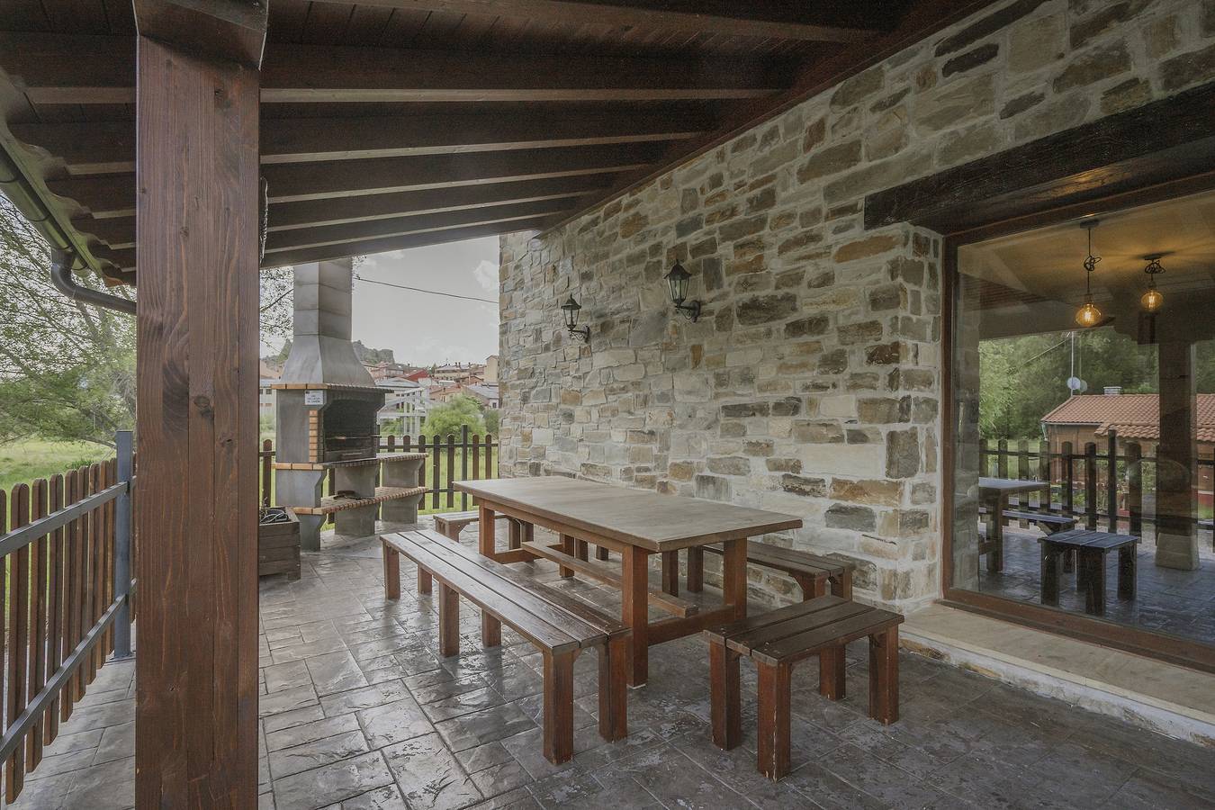 Finca 'La Puerta Del Rio Lobos Il' mit privatem Pool, privater Terrasse und Wi-Fi in San Leonardo de Yagüe, Soria Provinz