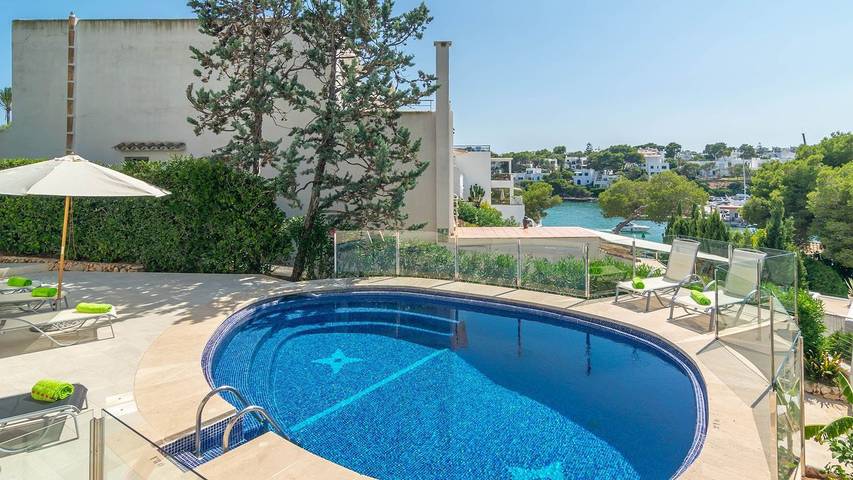 Villa for 6 people, with pool and garden in Port Cala d'Or