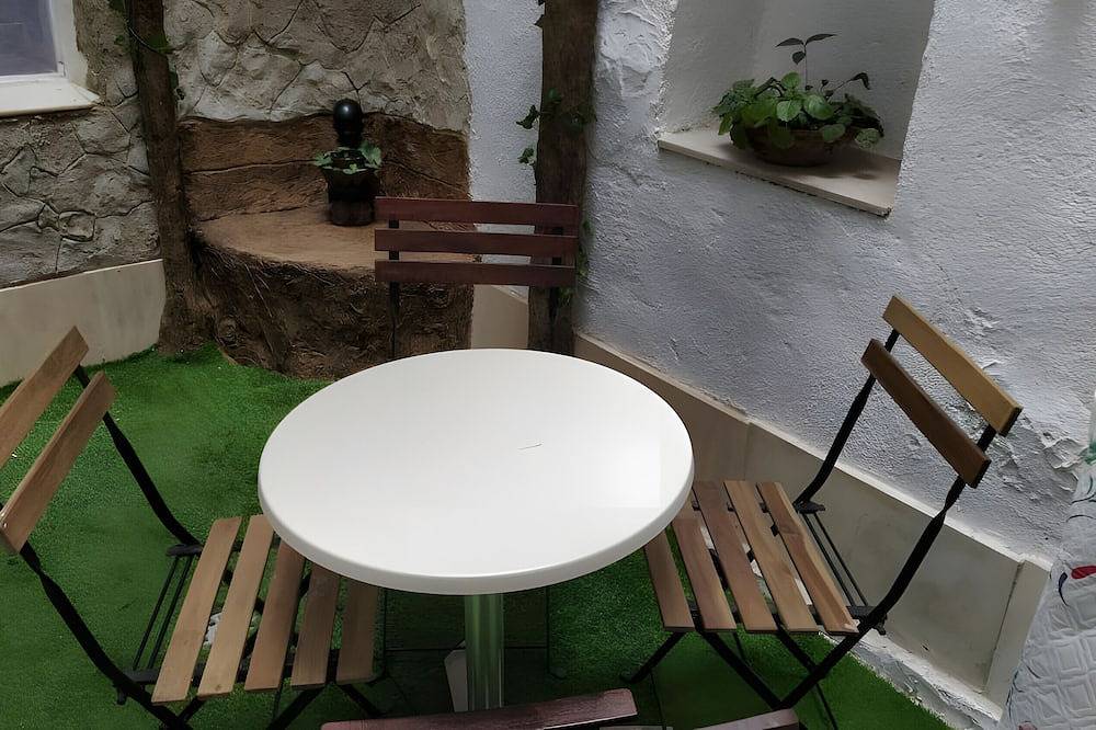 Casa Vacacional 'Quetzal' con Vista a la Montaña y Terraza Privada in Tierras del Ebro, Provincia de Tarragona