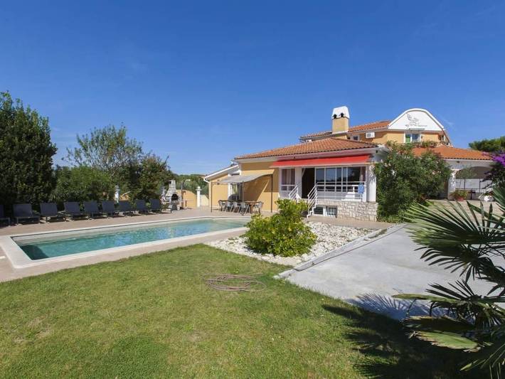 Ferienhaus für 20 Personen, mit Pool und Garten sowie Sauna und Whirlpool, mit Haustier - 1