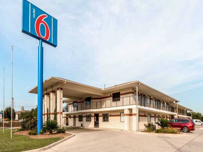 Hotel para 2 personas, con piscina, Se admiten mascotas - 1