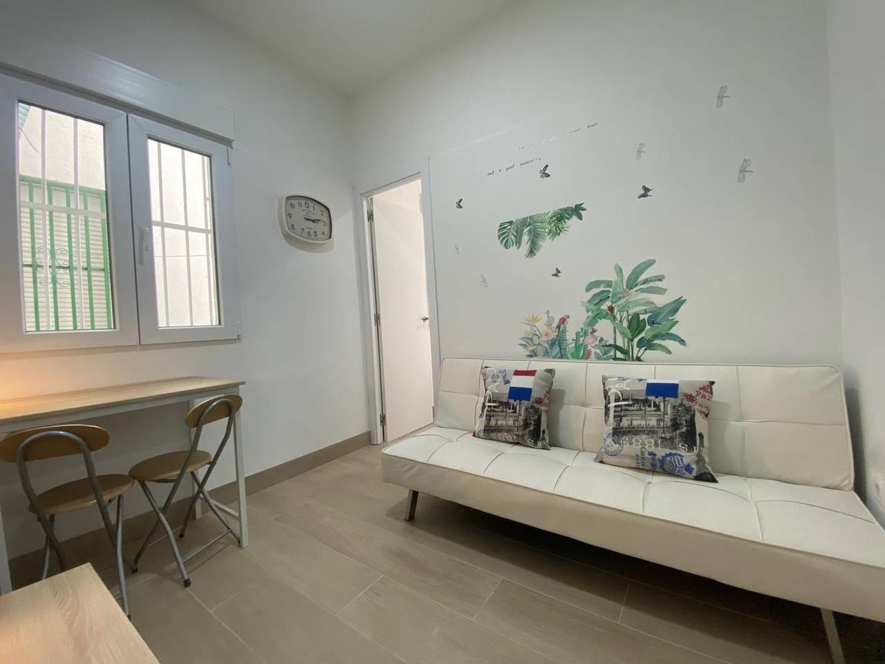 Entire vacation apartment, Madrid Delicias Iii - Two-bedroom apartment in Arganzuela, Madrid