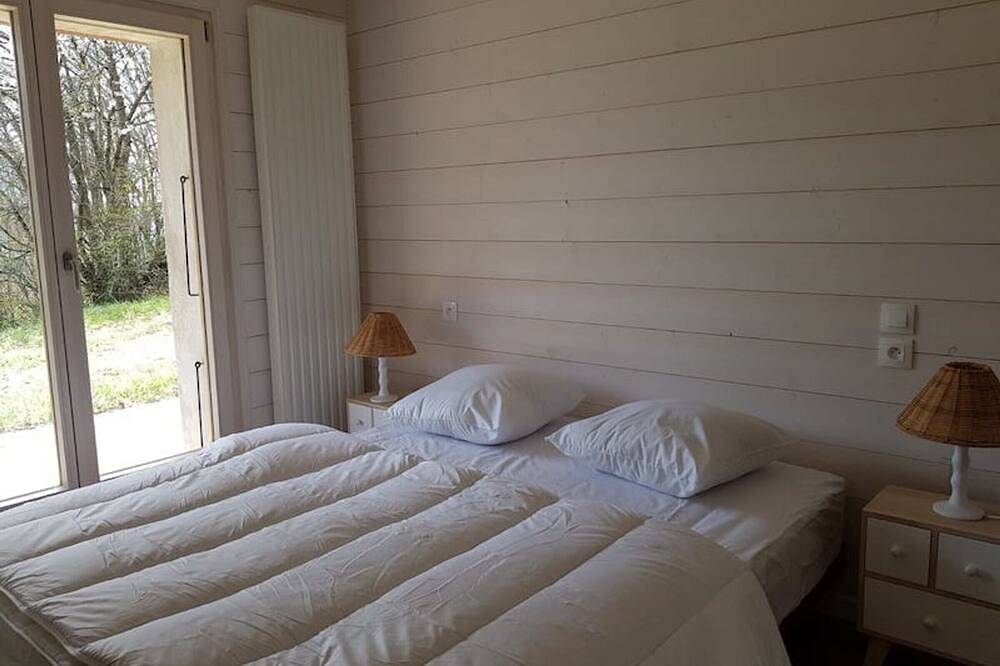 Apartamento entero, Apartamento en chalet con terraza cerca de Evian, a 15min de pistas de esquí in Saint-Paul-en-Chablais, Thonon-les-Bains region