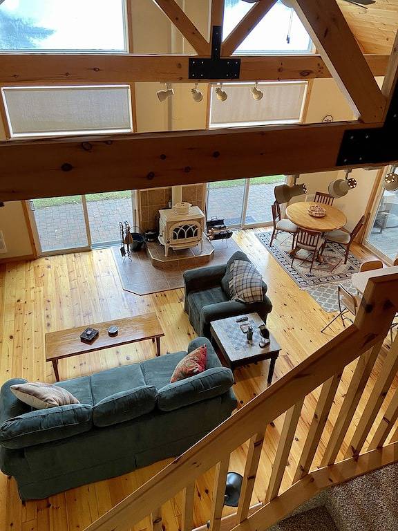 Cabin rentals and lodges for 8 people, with terrace and garden, with pets in Lake Ontario (Canada)