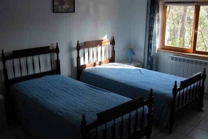 Location de vacances pour 6 personnes, avec terrasse ainsi que jardin et piscine, animaux acceptés à Saint-Paul-en-Forêt - 3