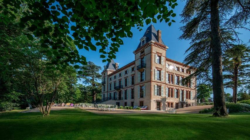 Hôtel pour 2 personnes, avec Terrasse et Jardin ainsi que Piscine et Sauna à Fiac (Tarn)