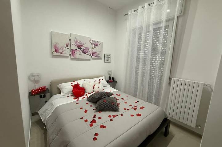Ferienwohnung für 2 Personen, mit Whirlpool und Sauna sowie Balkon in Brindisi - 2