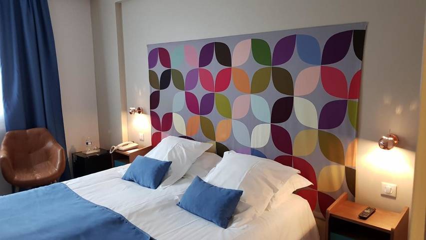 Hôtel pour 4 personnes, avec balcon ainsi que vue et sauna