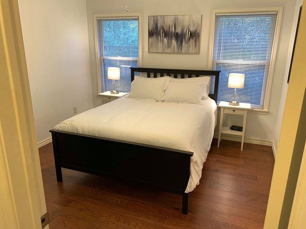 Idiot's Hill Guest House in Denton, Denton County