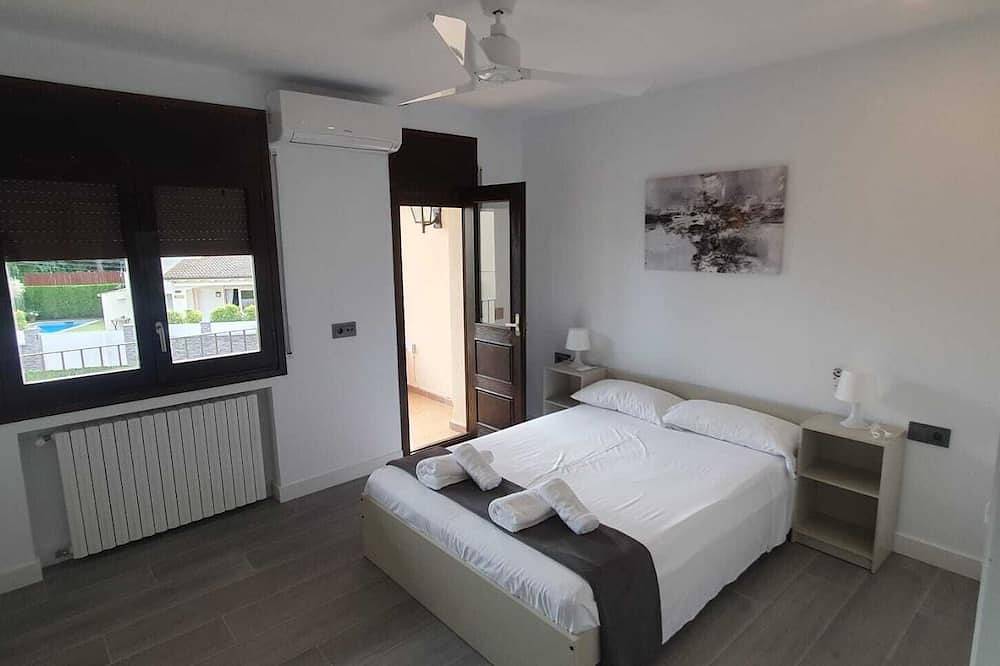 Large villa close to the best beaches of the Costa Brava. in Calella de Palafrugell, Palafrugell