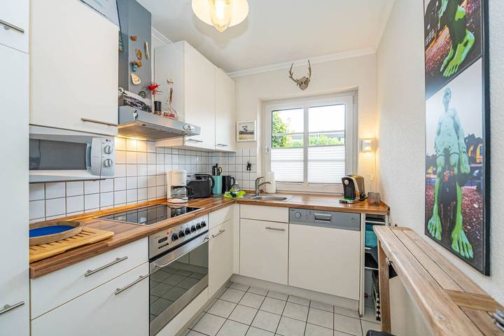 Ganze Wohnung, 3-Zimmer-Ferienwohnung für bis zu 4 Personen mit Garten und Terrasse. in Tinnum, Sylt (Gemeinde)