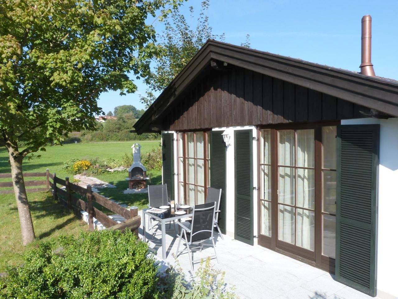 Ganze Wohnung, Chiemsee Comfort-Bungalow mit Garten in Rimsting, Chiemsee