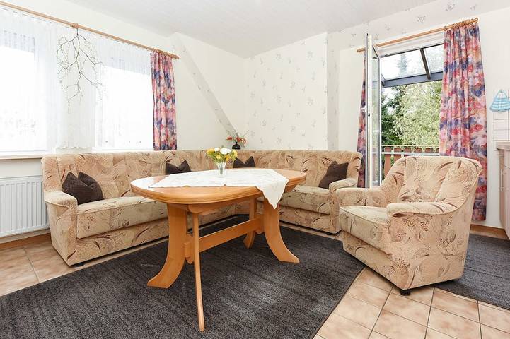 Ferienwohnung für 3 Personen, mit Balkon und Garten