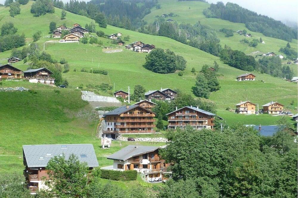 Entire apartment, Apartment rental Arêches Savoie 6 people in Arêches, Beaufort (Rhône-Alpes)