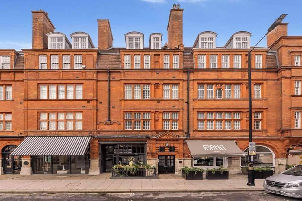 Apartment for 6 People in Hounslow, London