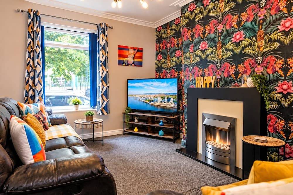 3 Bed Adom Home - Walk to Mkm Stadium in Kingston-upon-Hull, Yorkshire and the Humber
